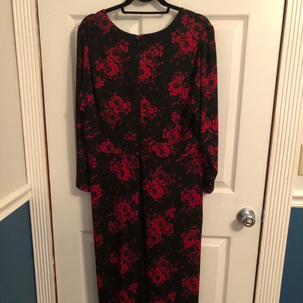 Torrid NWT 20W red/black ruched maxi